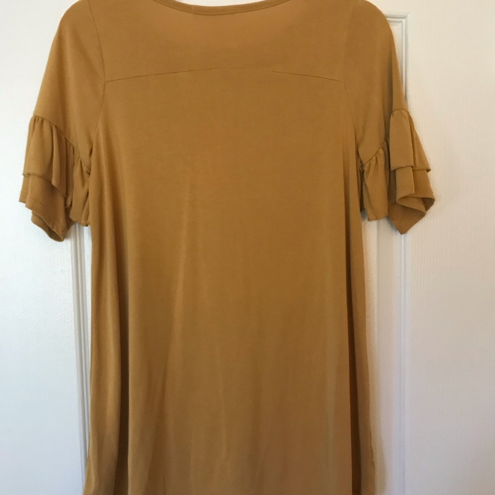 Hailey & Co. Mustard Blouse - Picture 3 of 3